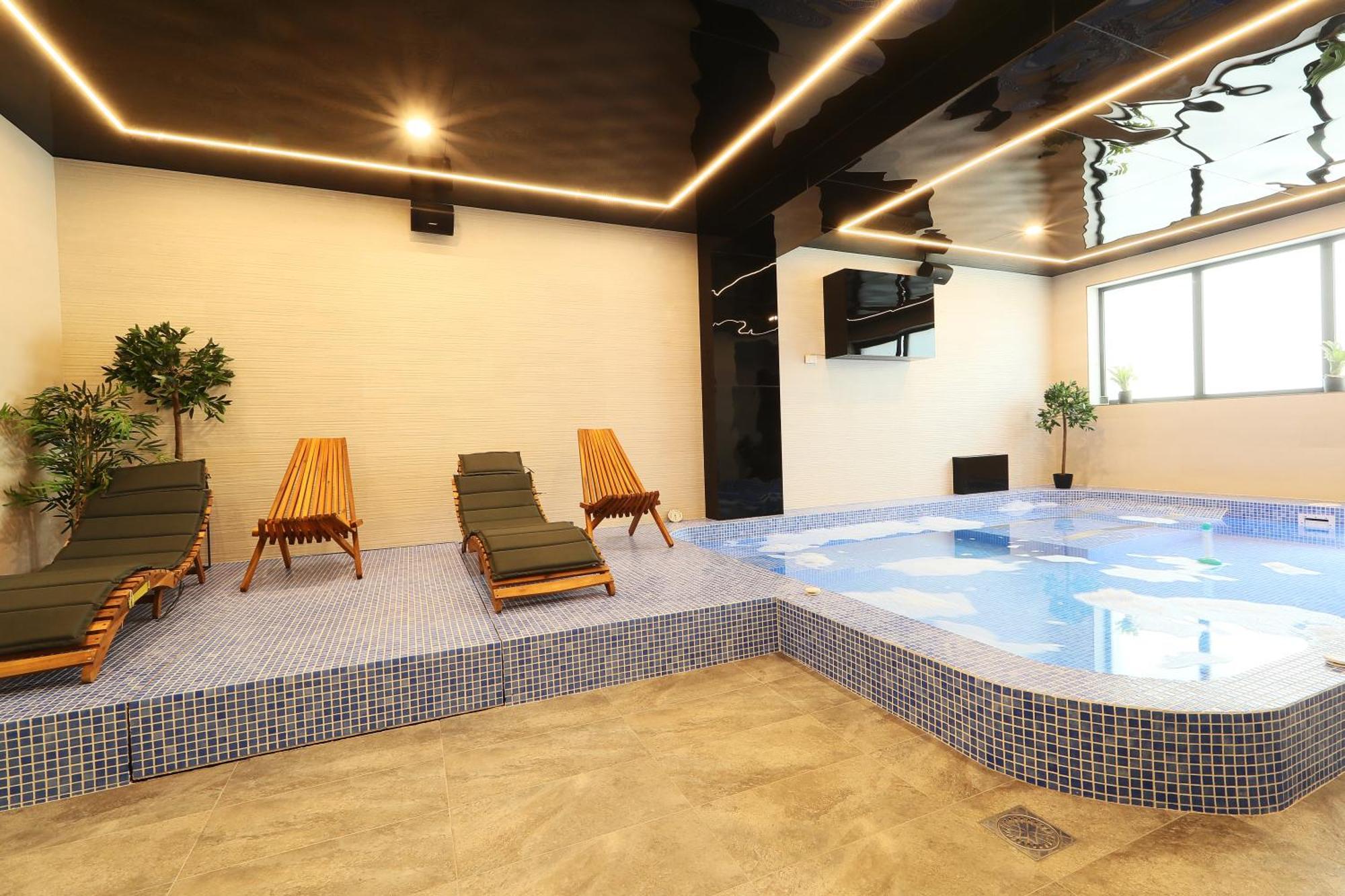 Hotel Artemis Oradea Extérieur photo