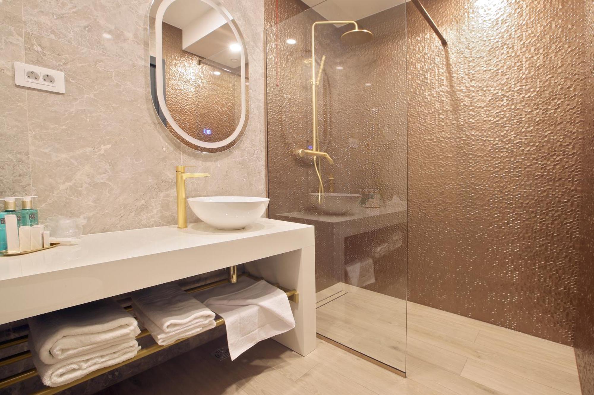 Hotel Artemis Oradea Extérieur photo